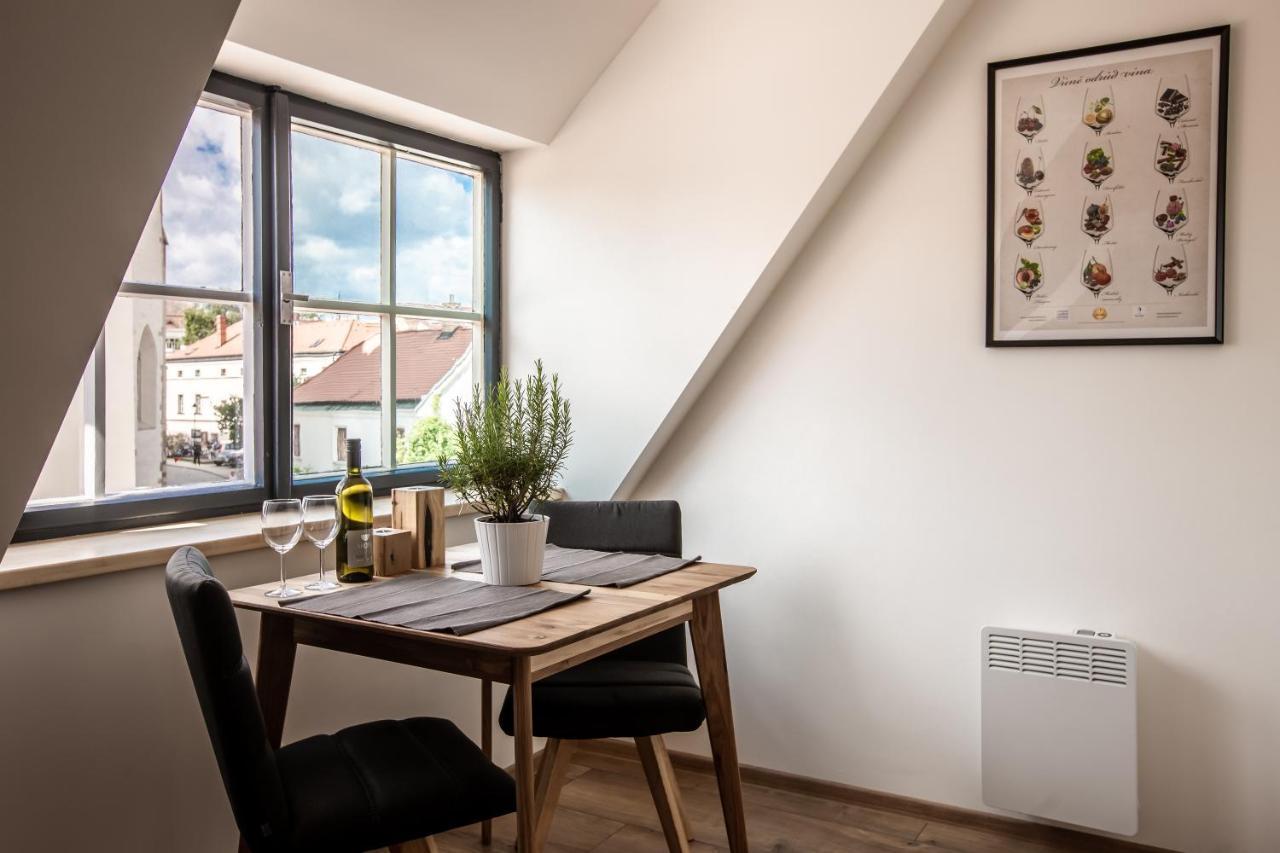 Apartmany Na Mikulasskem Namesti 兹诺伊莫 外观 照片