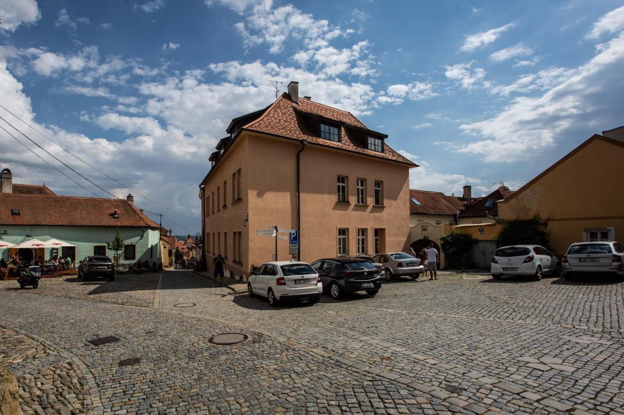 Apartmany Na Mikulasskem Namesti 兹诺伊莫 外观 照片